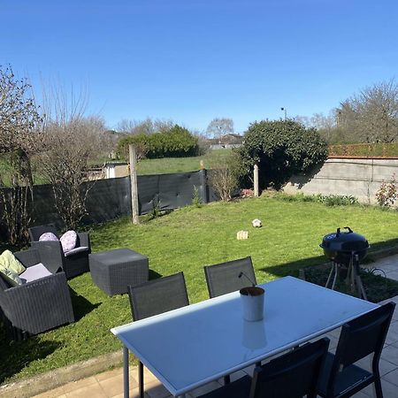Appartement Tout Equipe 2 Chambres + Jardin Saix  エクステリア 写真