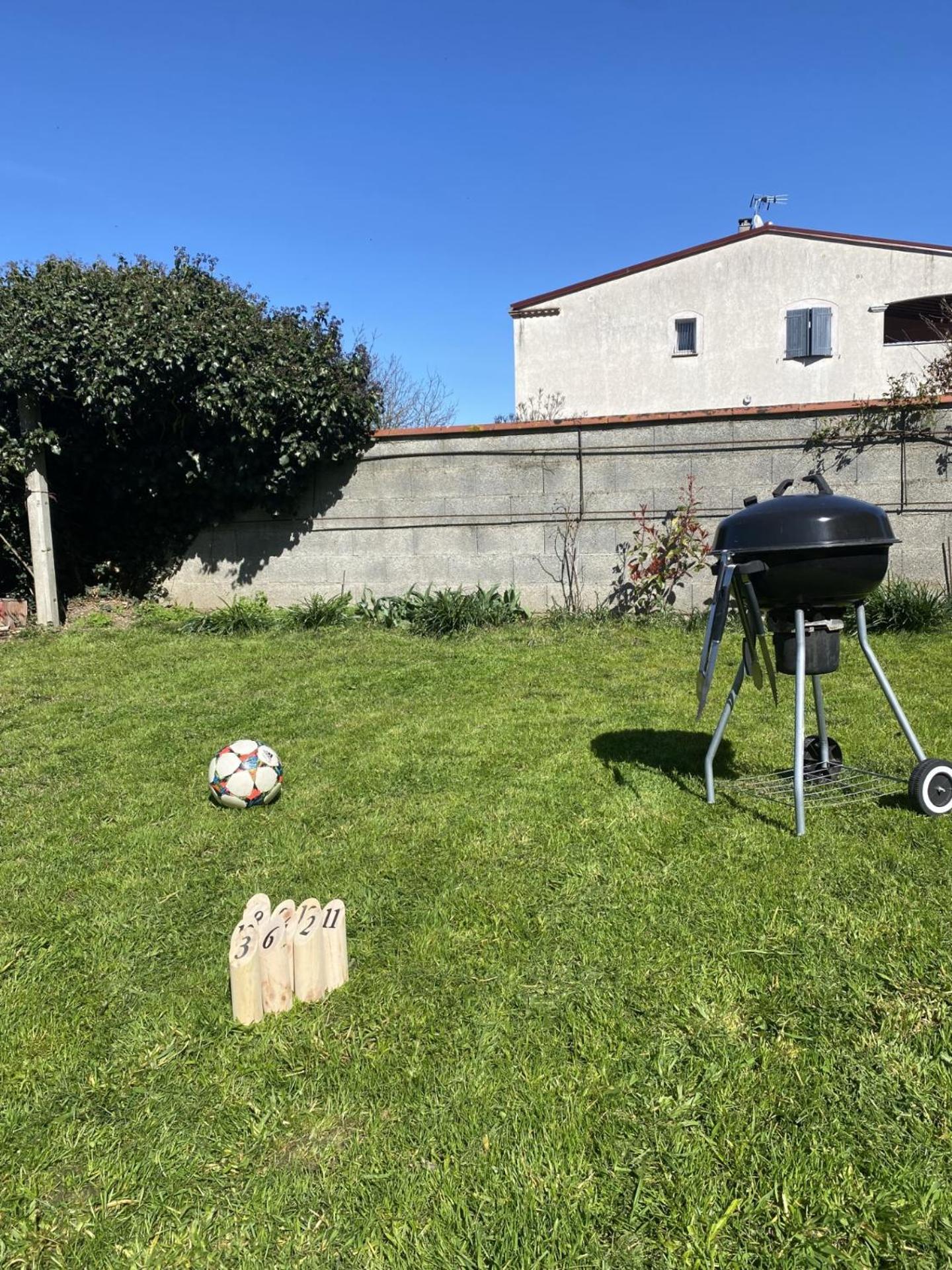 Appartement Tout Equipe 2 Chambres + Jardin Saix  エクステリア 写真